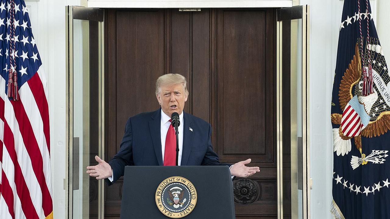 1280px-President_Trump_Participates_in_a_Press_Conference_(50323143236)